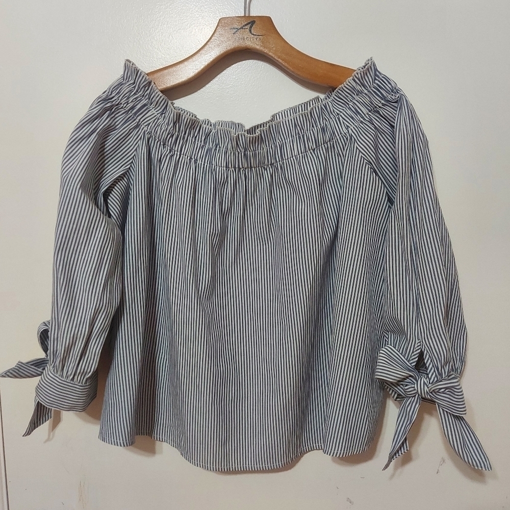 AE Off-Shoulder Top - Picture 8 of 8